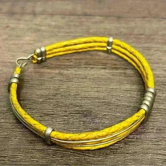 Vintage Leather Three Strand Silver Tone Bracelet - Picture 2 of 3